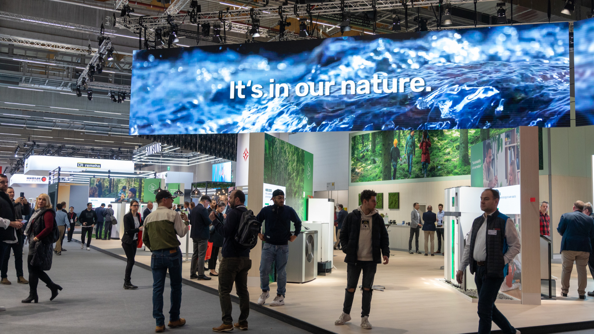 Be it water, heat or air - ISH sets the standards for sustainable building-services technology. (Source: Messe Frankfurt Exhibition GmbH / Jochen Günther)