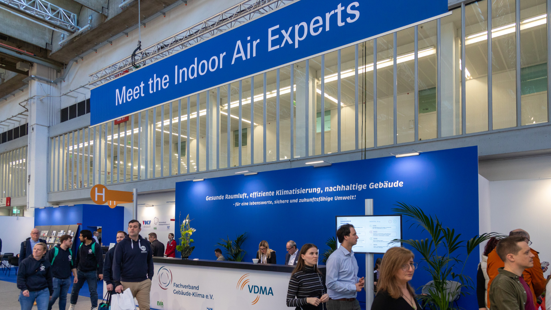 Visitors to the ISH trade fair in the ‘Meet the Indoor Air Experts’ area